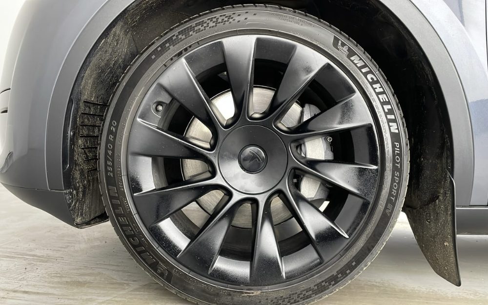 Tesla Model Y Auto RWD