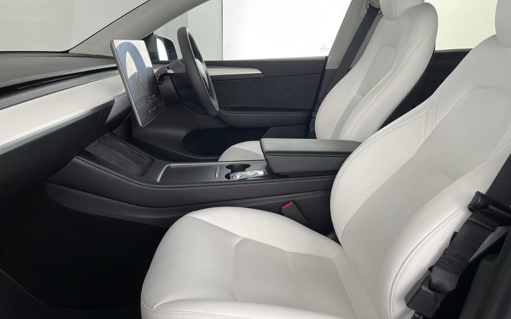 Tesla Model Y Auto RWD