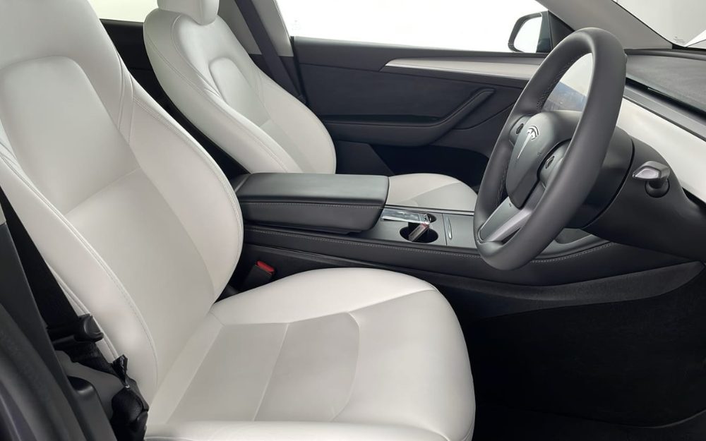 Tesla Model Y Auto RWD